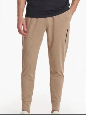 Vuori Sunday Performance Jogger in Tan Heather Medium
